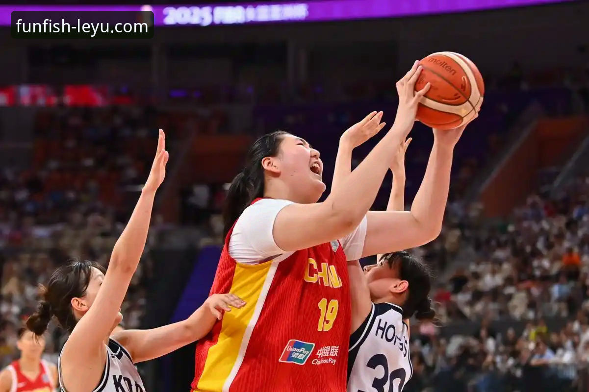 中国女篮资格赛关键一胜最新动态：外线火力全开，战术调整显成效